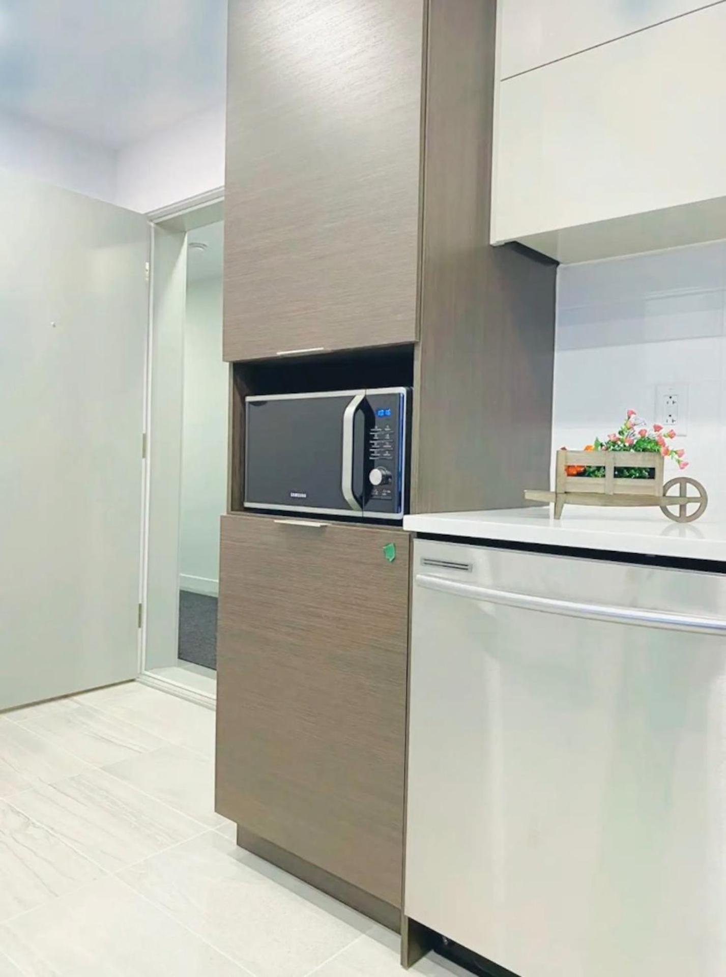 Le Bijou Airhome One Or Two Bedroom Suite مونتريال المظهر الخارجي الصورة