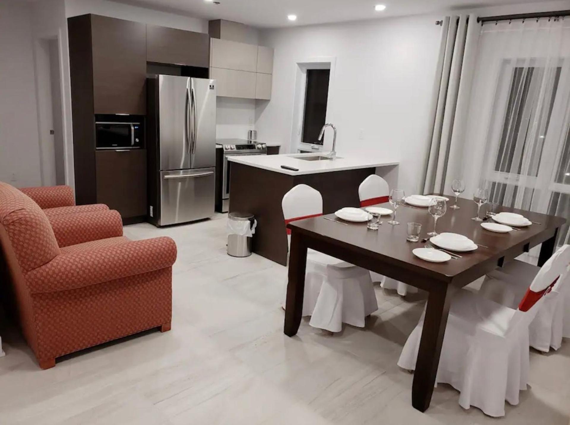 Le Bijou Airhome One Or Two Bedroom Suite مونتريال المظهر الخارجي الصورة